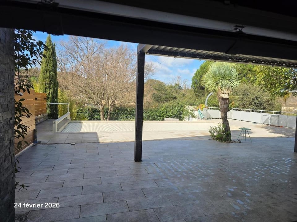 Spacious quiet villa with large swimming pool Villa in Bormes-les-Mimosas