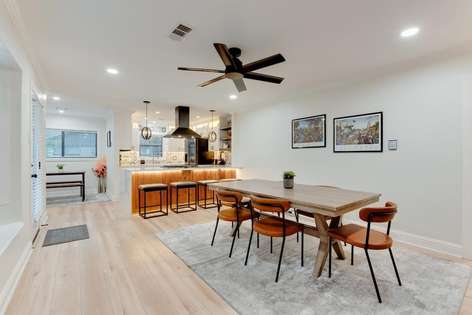 Durango Retreat Sleeps 8 Fenced Yard House in Houston