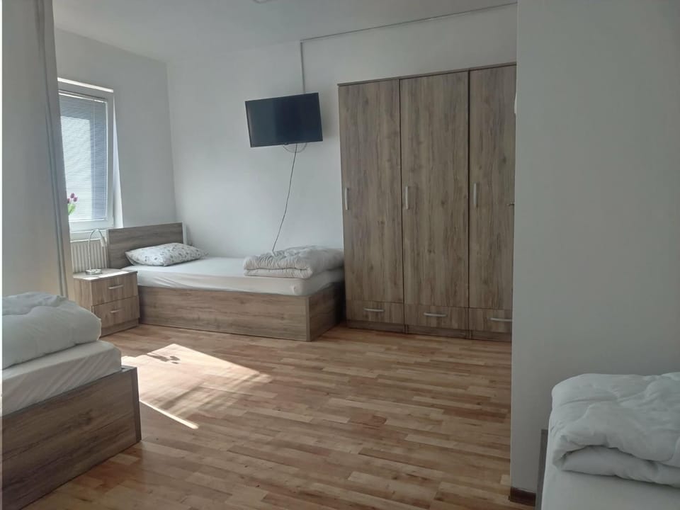 Bed, towels