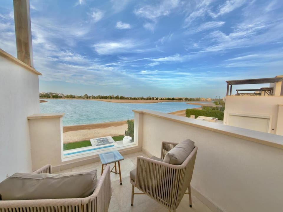 Sunny Lagoonfront 4BR Villa Cyan Gouna Heated Pool Villa in Hurghada