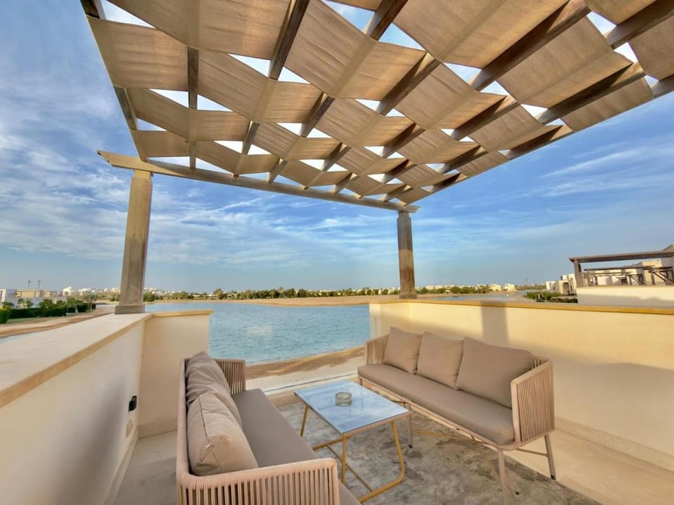 Sunny Lagoonfront 4BR Villa Cyan Gouna Heated Pool Villa in Hurghada