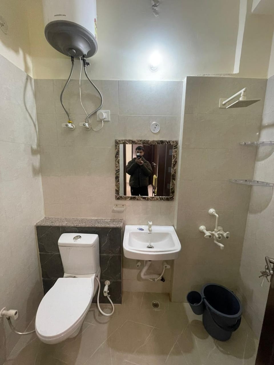Cozy Inn Hotel Bed and Breakfast in Noida