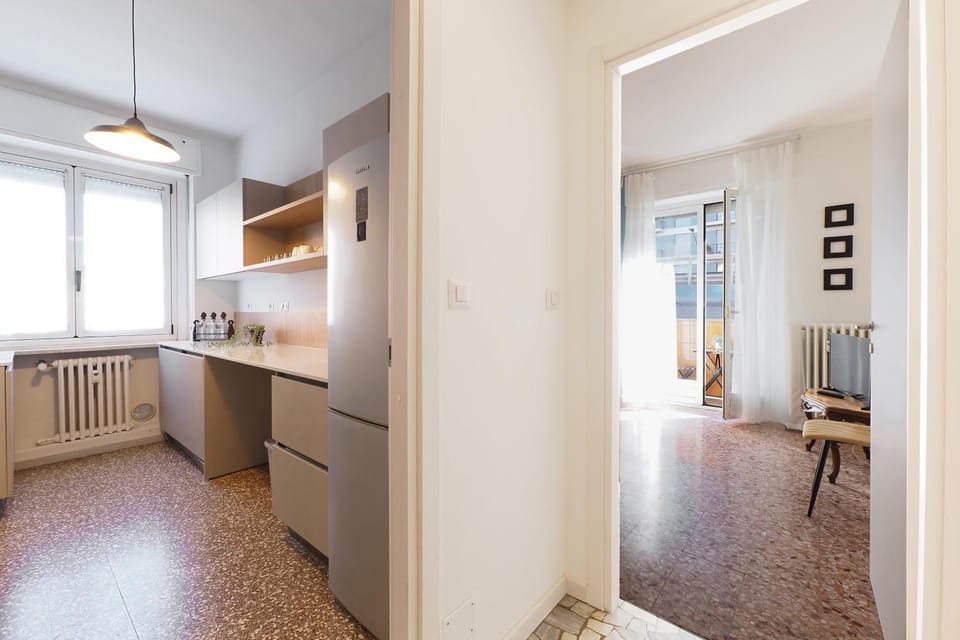 Kitchen or kitchenette, internet