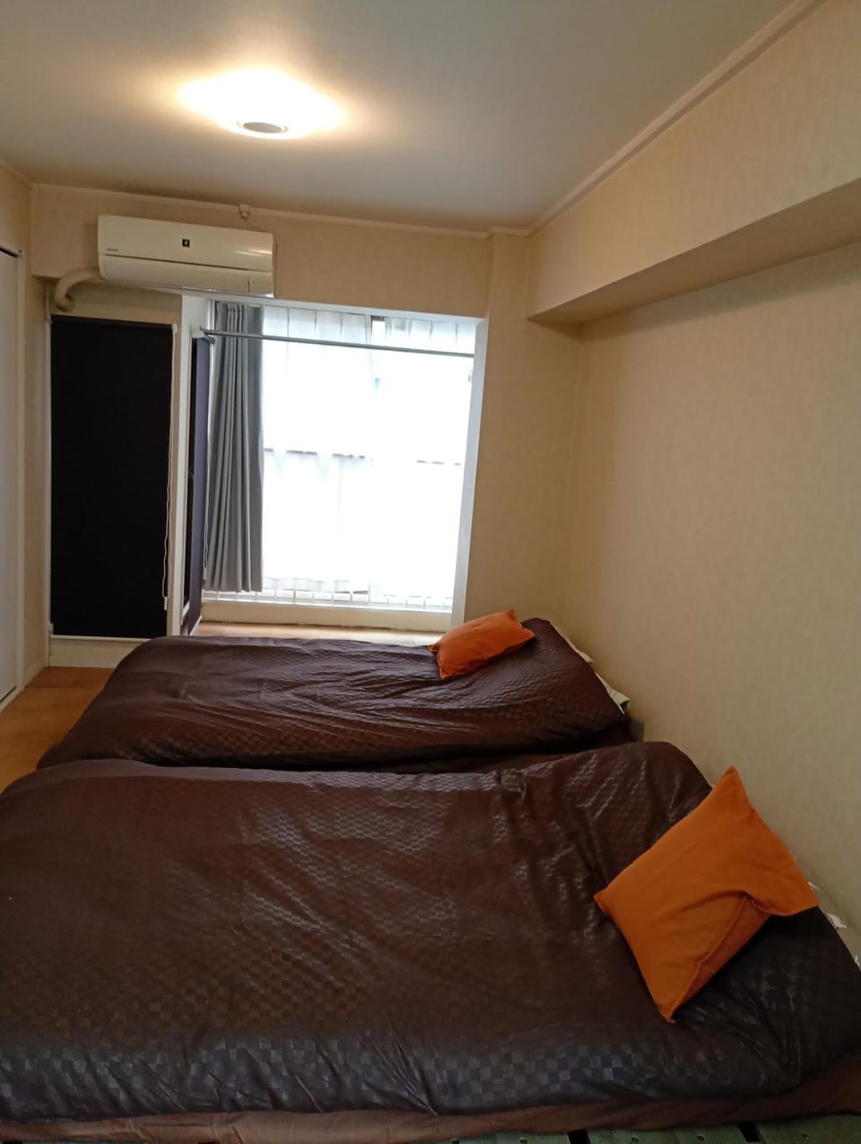 large room with 2double beds next to kuromon market Apartment in Osaka