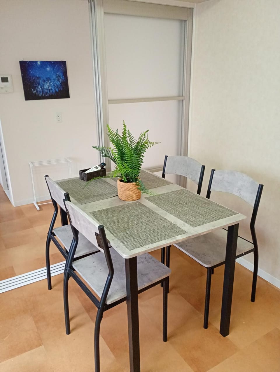 large room with 2double beds next to kuromon market Apartment in Osaka
