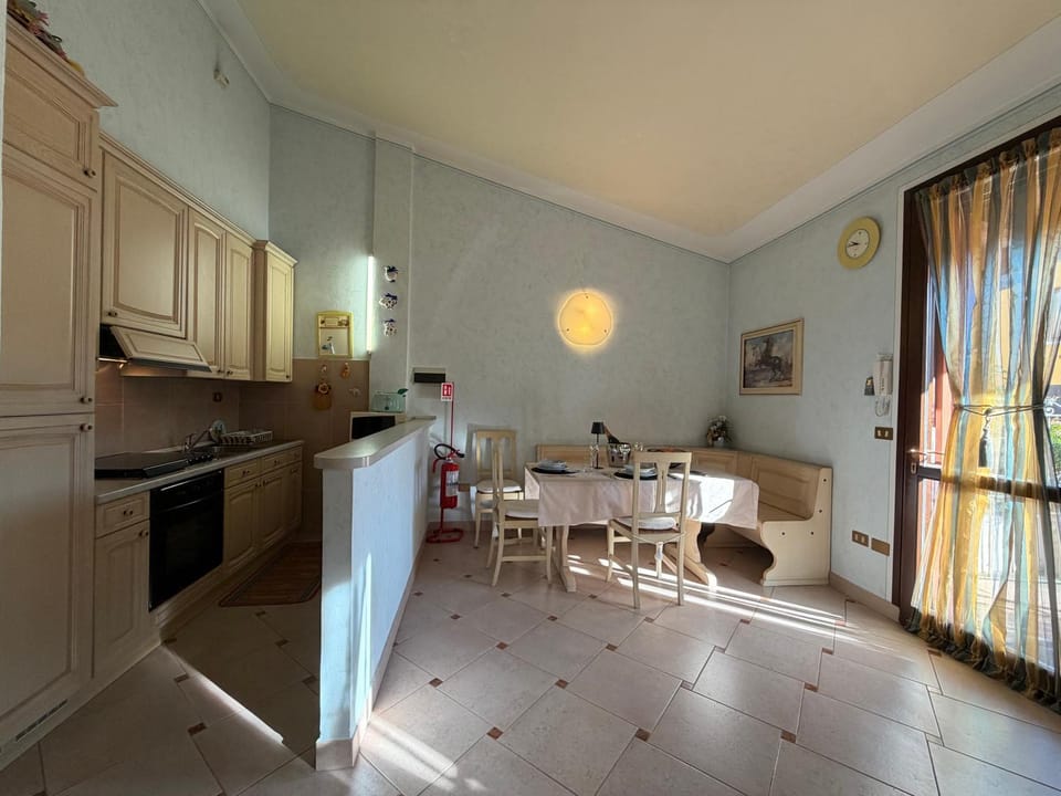 Kitchen or kitchenette, oven