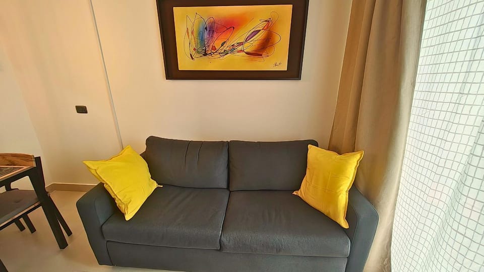 Bed, Living room