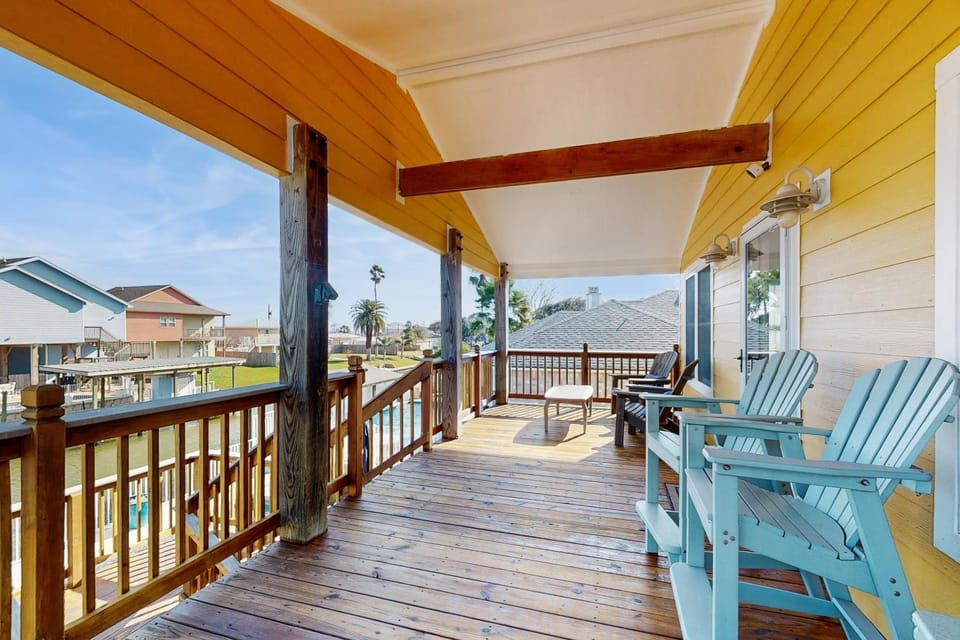 The Yellow House on Laguna Shores House in Flour Bluff
