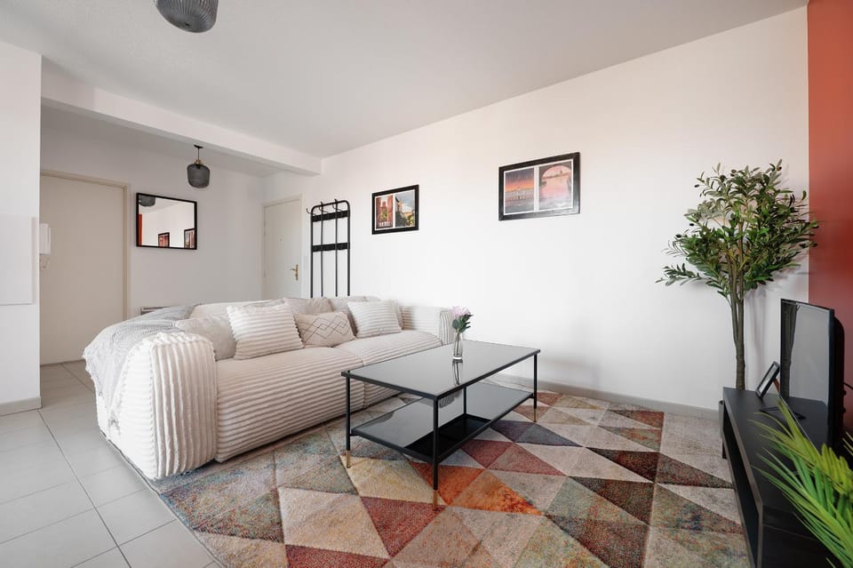 TV and multimedia, Living room, heating, internet