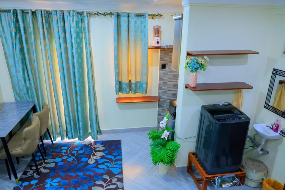 Kitchen or kitchenette, Lunch, laundry