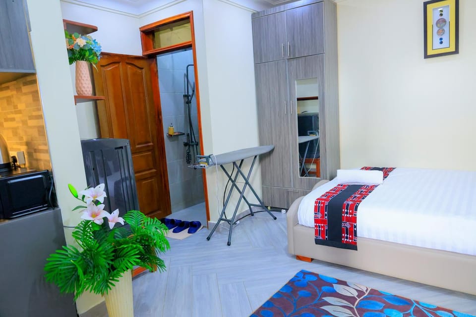 Bathroom, Kitchen or kitchenette, Bedroom, laundry