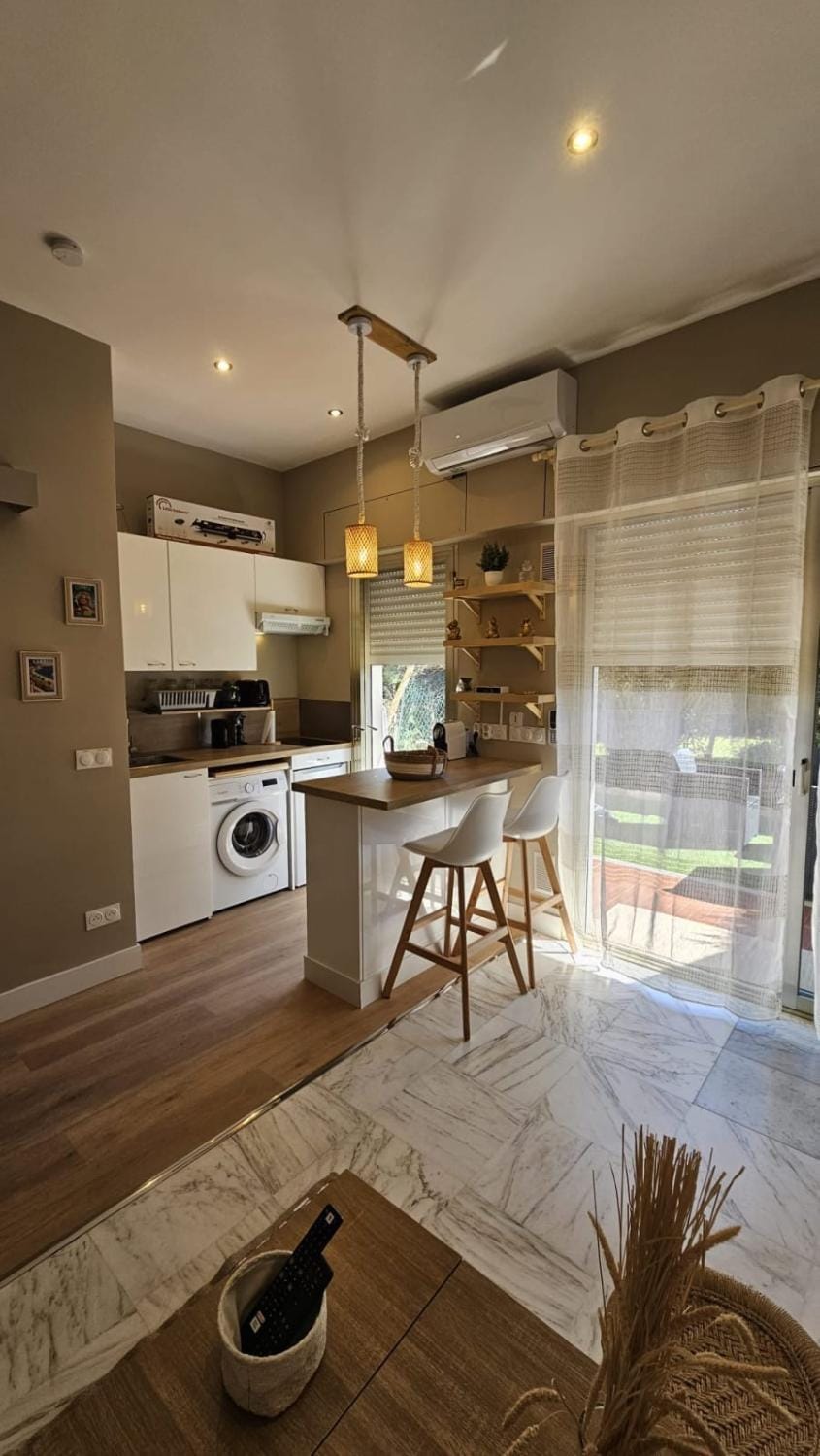 Bright studio apartment with terrace in Cannes Apartment in Cannes