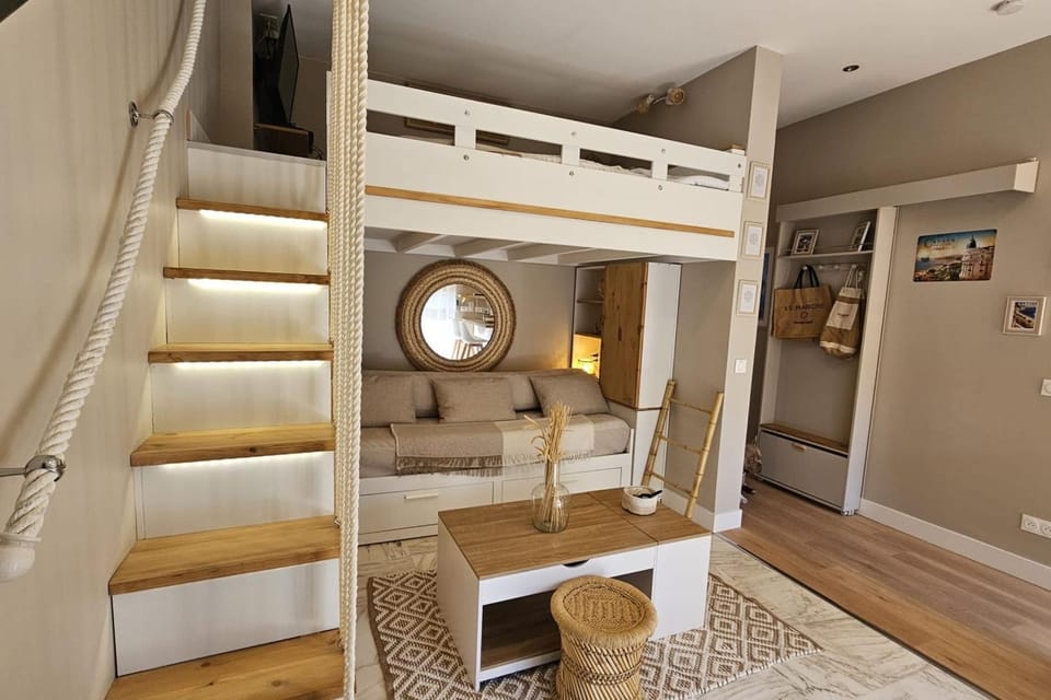 Bright studio apartment with terrace in Cannes Apartment in Cannes