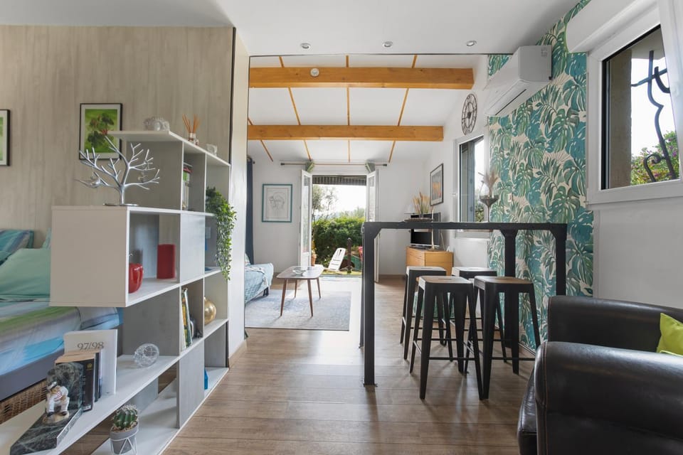 Property building, Living room