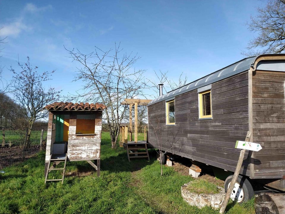 Le camping à la ferme des Rangs d'Oignons Campground/ 
RV Resort in Brittany