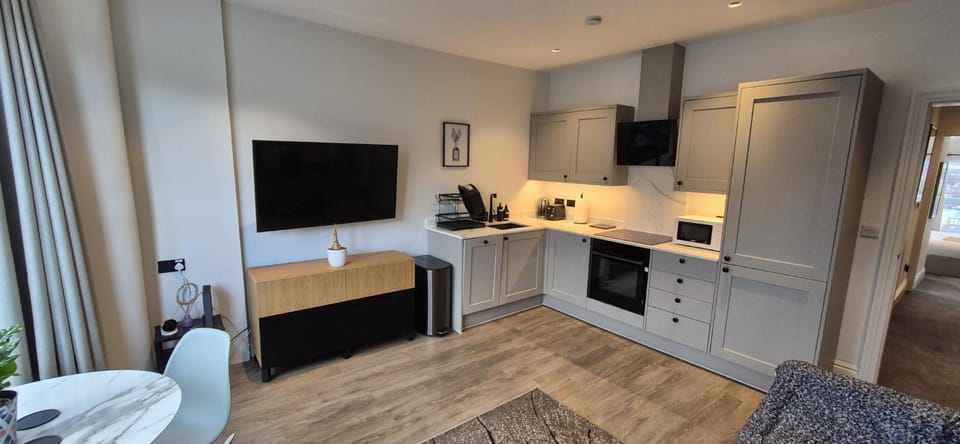 Ship Shape Bristol Fashion Apartment in Bristol