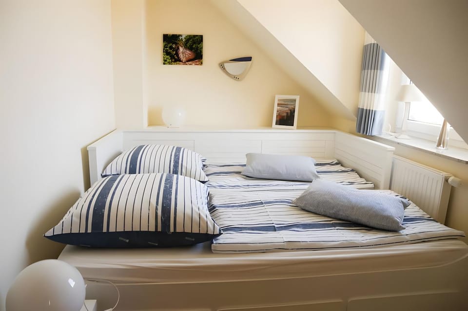 Property building, Living room, Bedroom