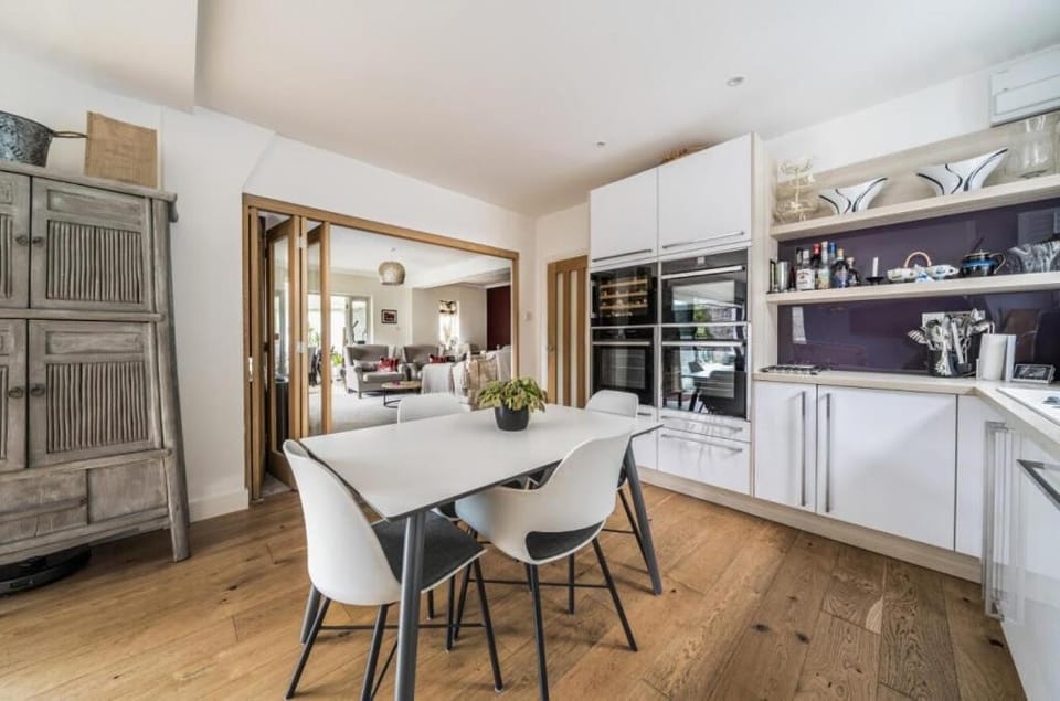 Spacious Family Coastal Home Exmouth Sleeps 6 House in Exmouth