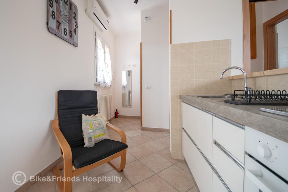 kitchen, air conditioner