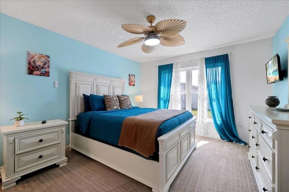 Minutes to Disney | Cozy 3BR Florida Escape House in Poinciana