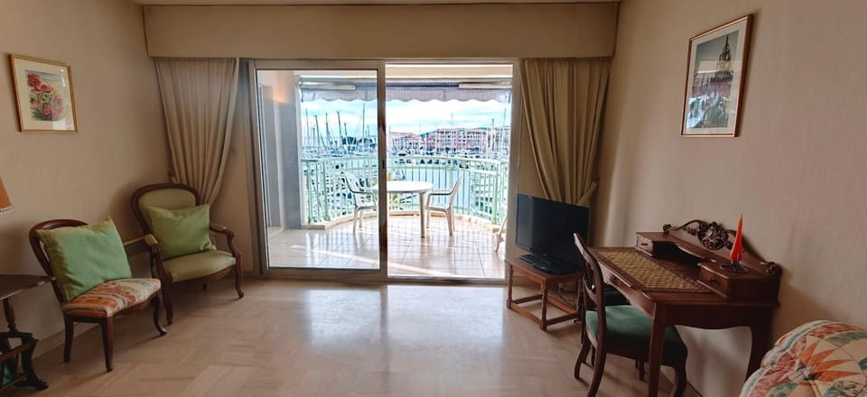 Apartment in Port Fréjus with sea and marina views Apartment in Saint-Raphael