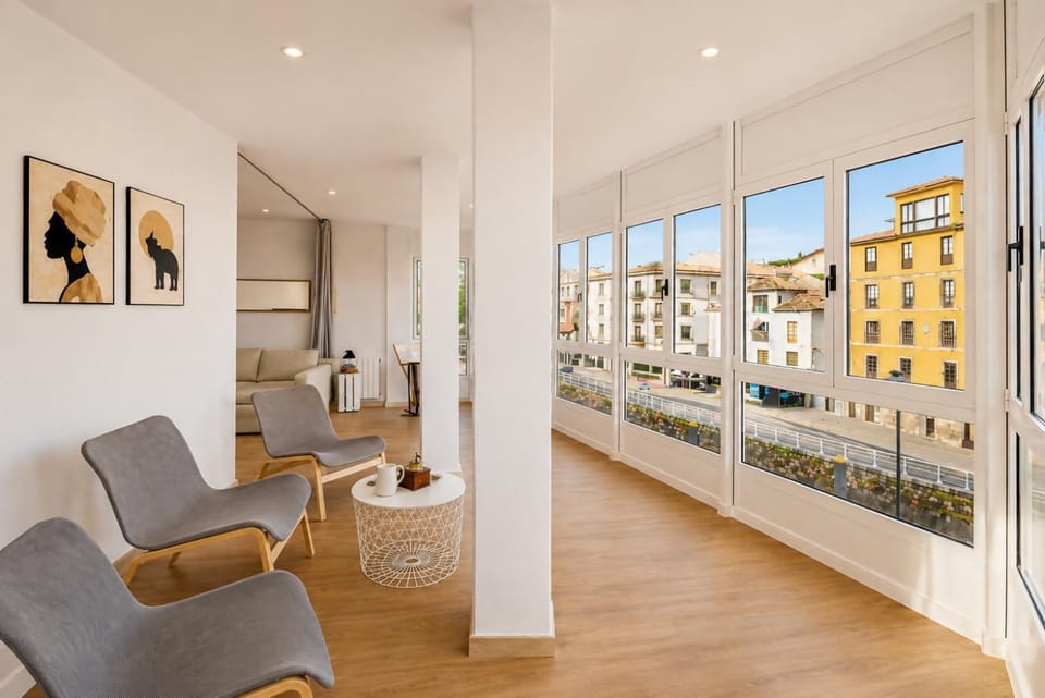Communal lounge/ TV room, Bird's eye view, Living room, City view, Sea view