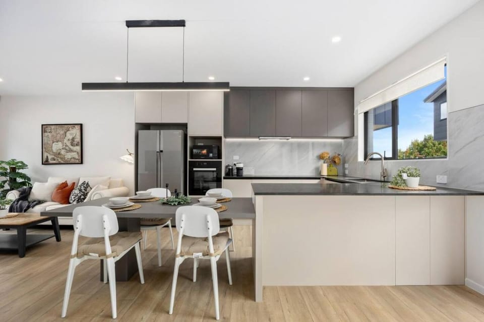 Kitchen or kitchenette, Living room, Seating area, Dining area, dishwasher, oven, stove