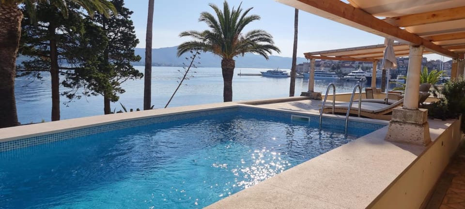 Day, Natural landscape, Pool view, Sea view, Swimming pool, sunbed