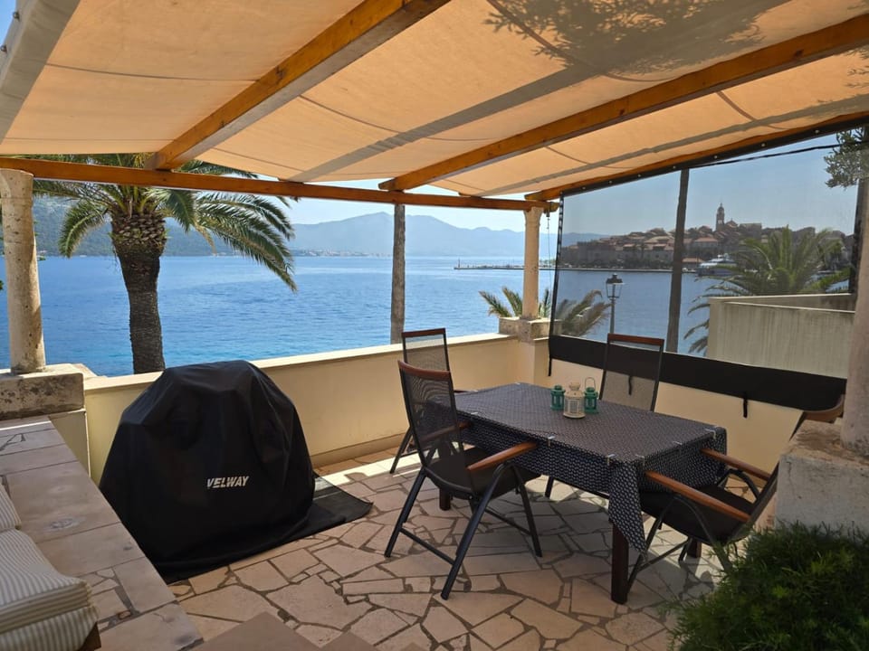 Day, Natural landscape, View (from property/room), Balcony/Terrace, Seating area, Dining area, Mountain view, Sea view