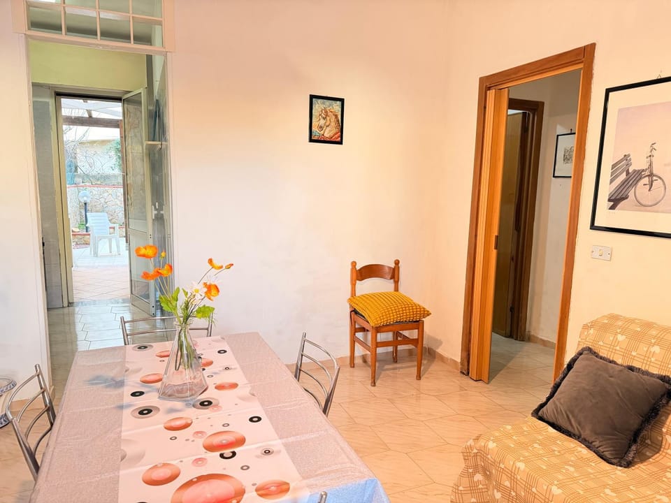 Baia Incantata House in Baia Verde