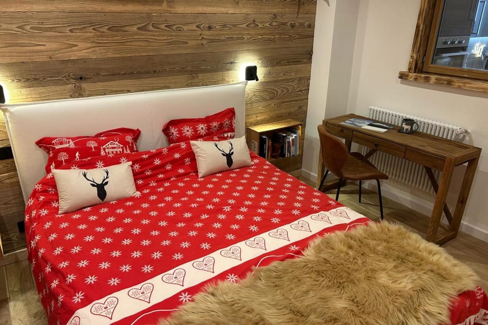 Renovated flat at the foot of the Grands Montets Apartment in Chamonix