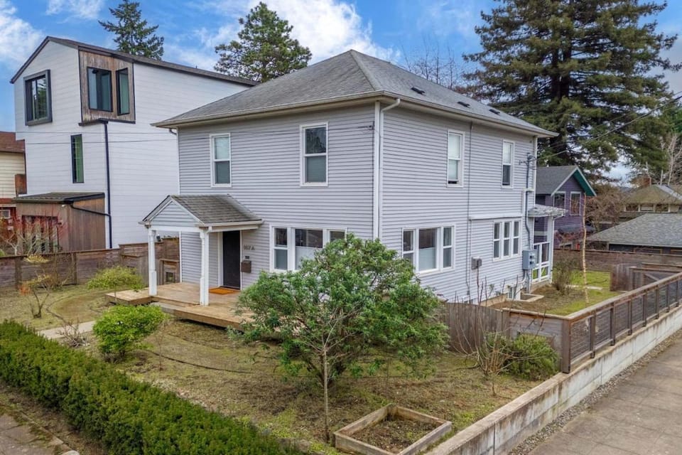 Modern 1BR Basement Suite - Workspace and Laundry House in Ballard