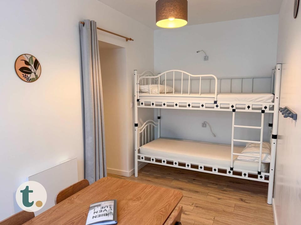 Bed, Bedroom, bunk bed