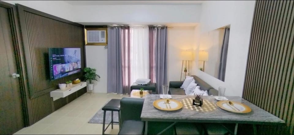 Spacious 2BR Condo Unit at Pioneer Woodlands - MRT Boni Station, Mandaluyong City Apartment hotel in Mandaluyong