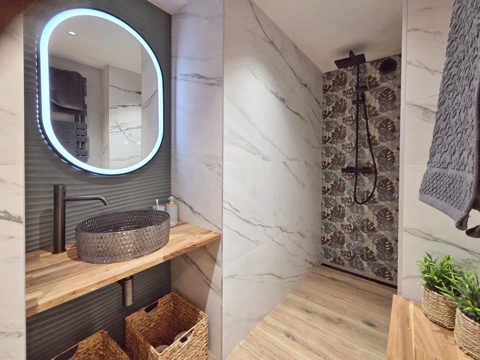 Shower, Bathroom