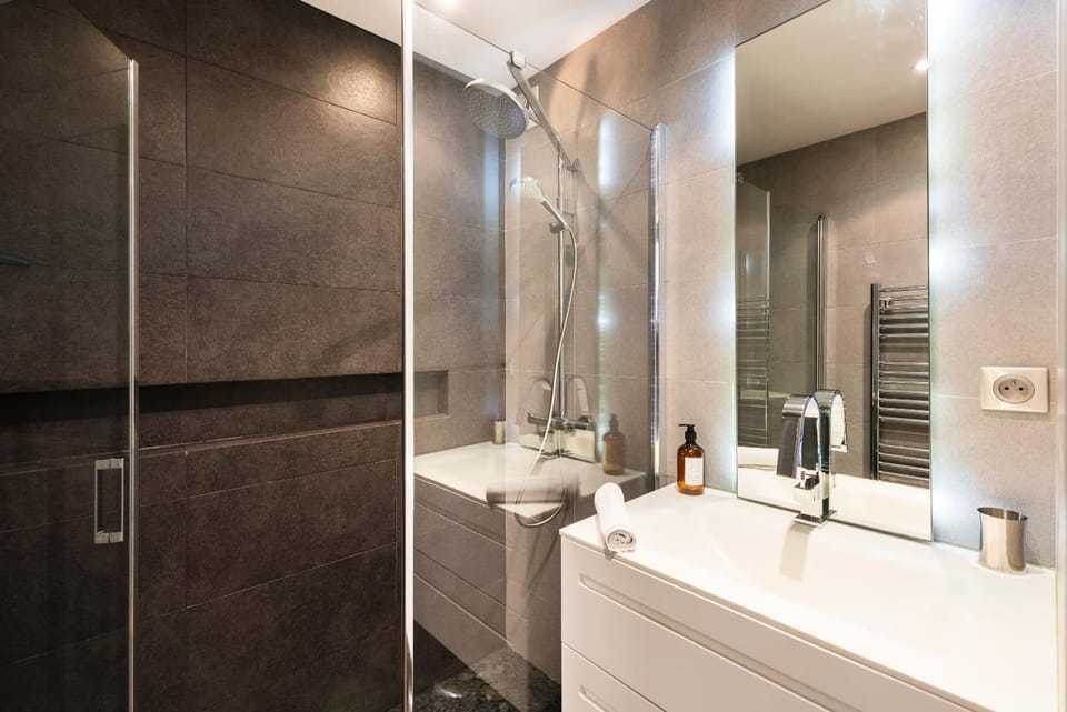 Shower, Bathroom