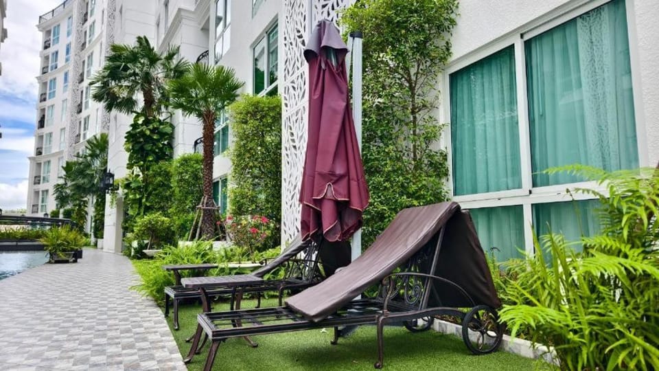 Resort Style Living - Great Location At Pattaya Apartment in Pattaya City