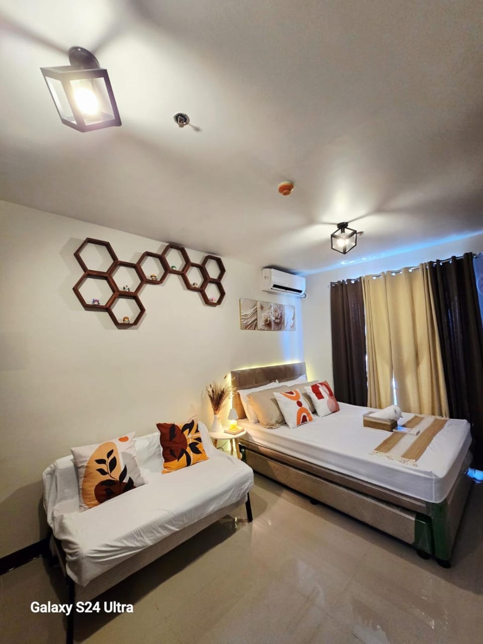 staycaSHAWN studio Apartment in Lapu-Lapu City