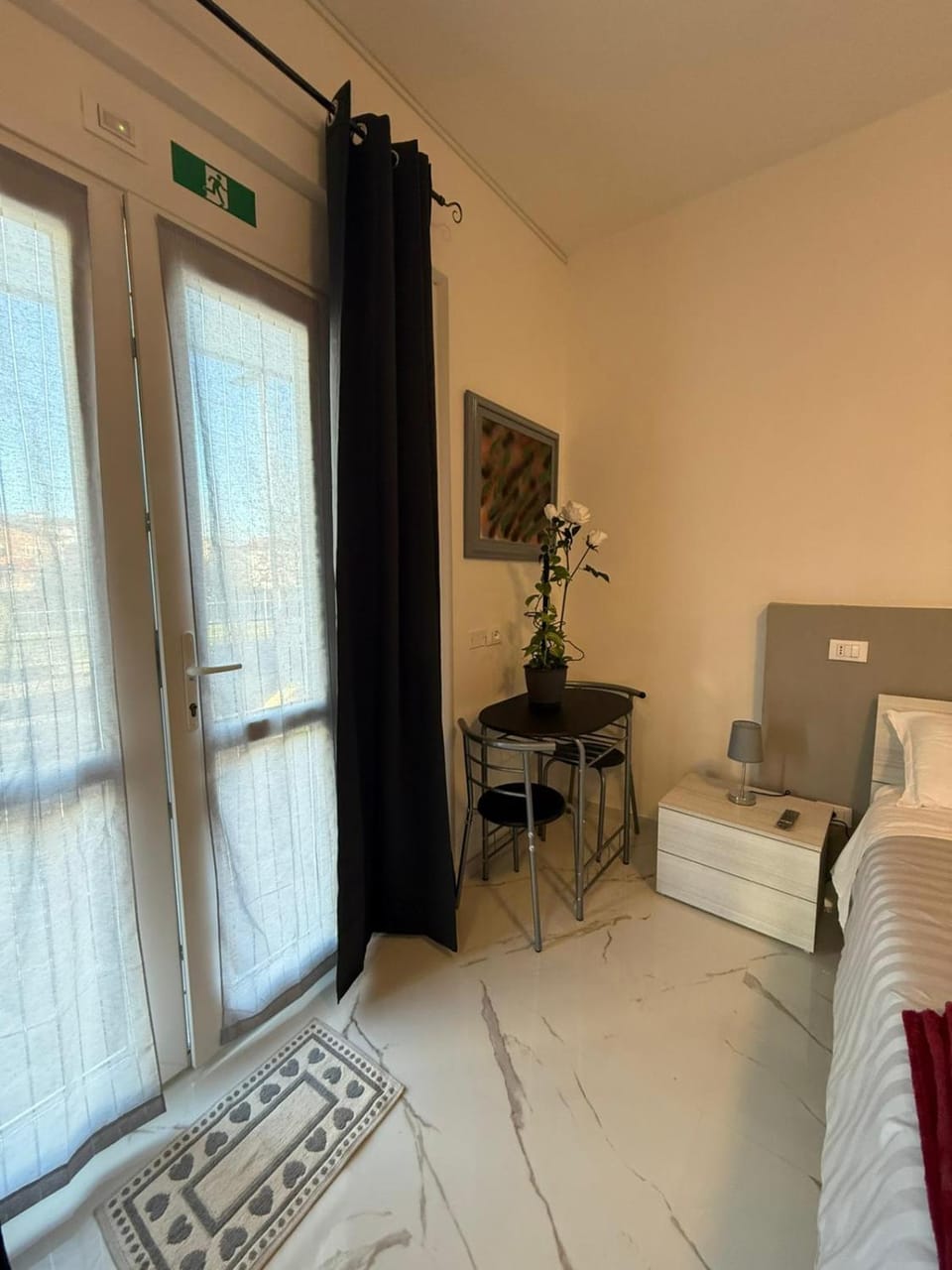 Seating area, Bedroom