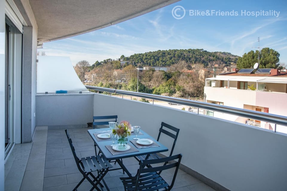 Property building, Balcony/Terrace