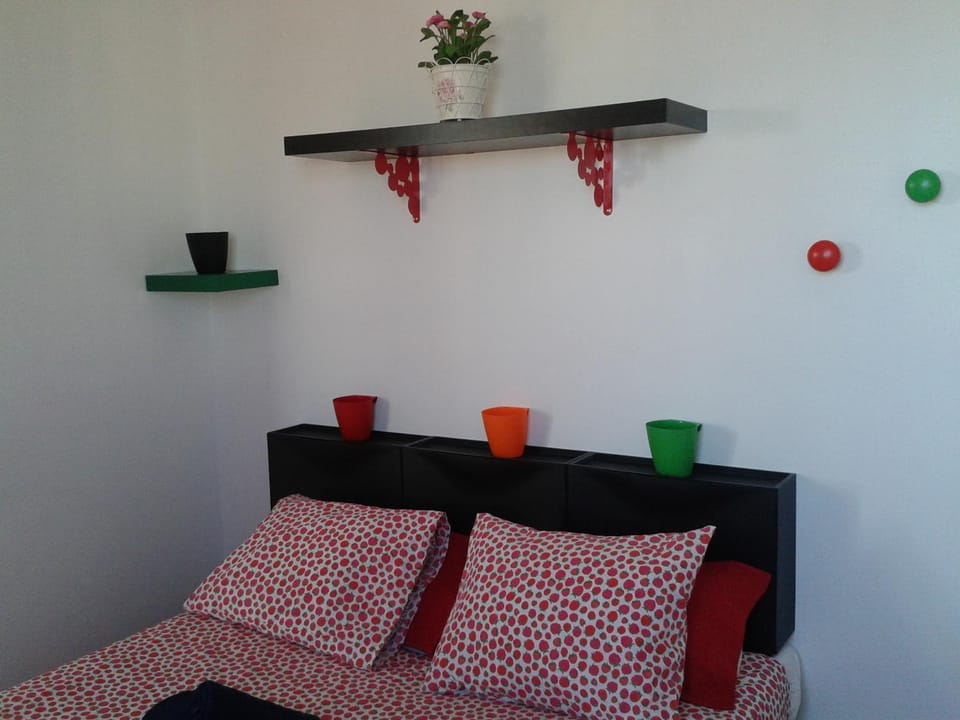 Spring, Day, Bedroom, On site