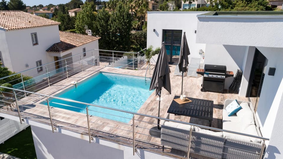 Balcony/Terrace, Pool view, Swimming pool, Swimming pool