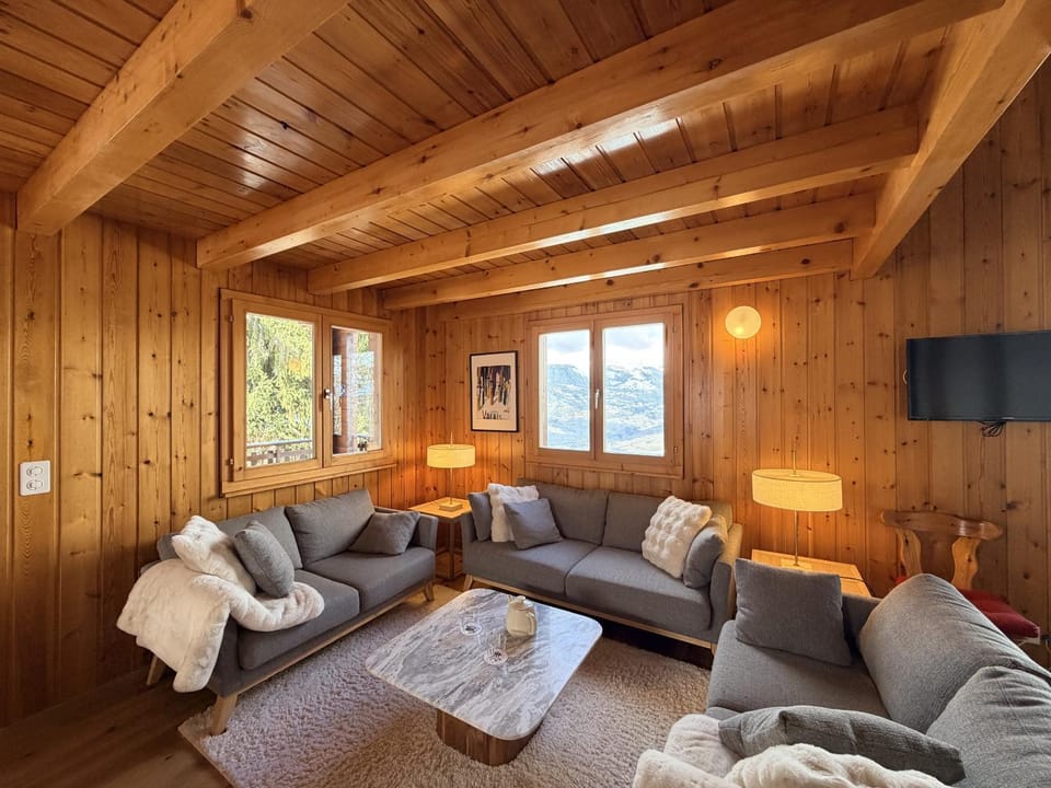 Communal lounge/ TV room, Living room