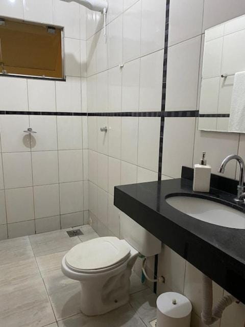 Casa espaçosa com área gourmet e churrasqueira Apartment in Goiania