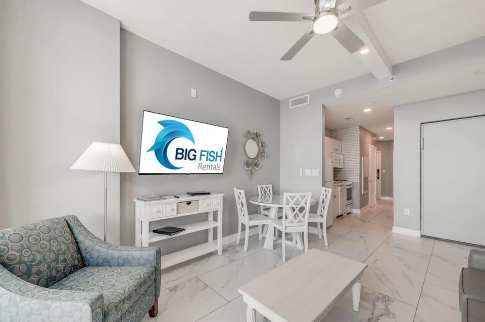 Direct Oceanfront with Nice Decor Modern Low Floor House in North Myrtle Beach