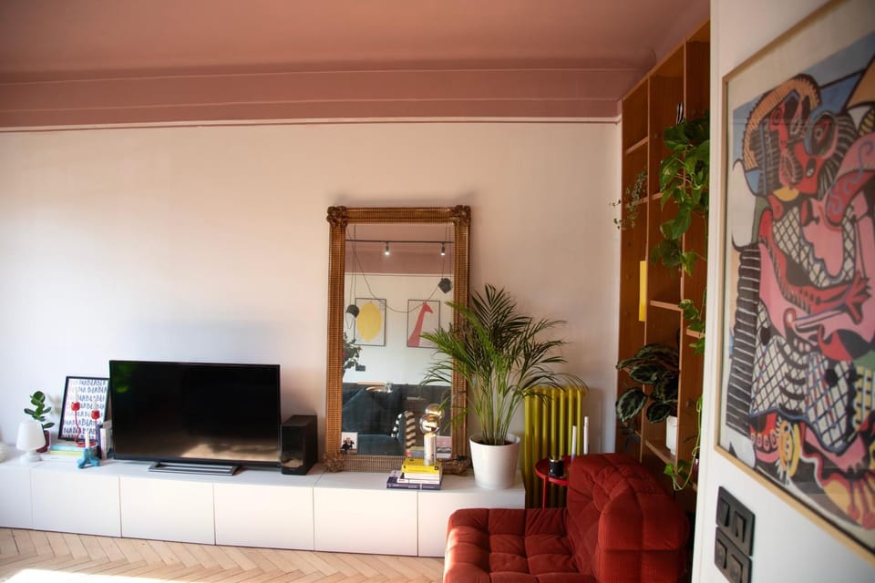 TV and multimedia, Decorative detail