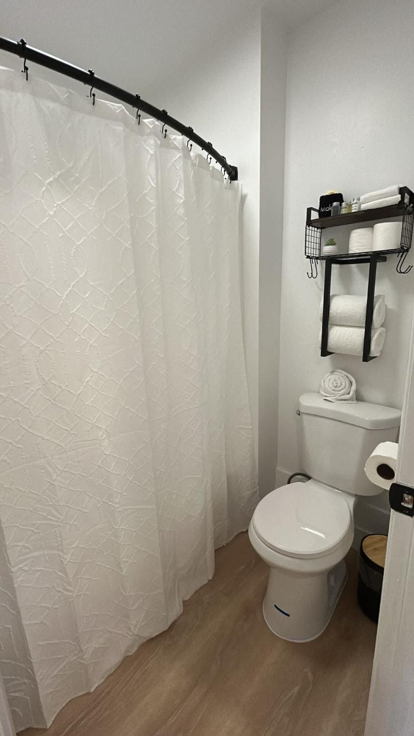 #4 Hygge Hus Hotel - Double Room Suite Connectable House in Andrews