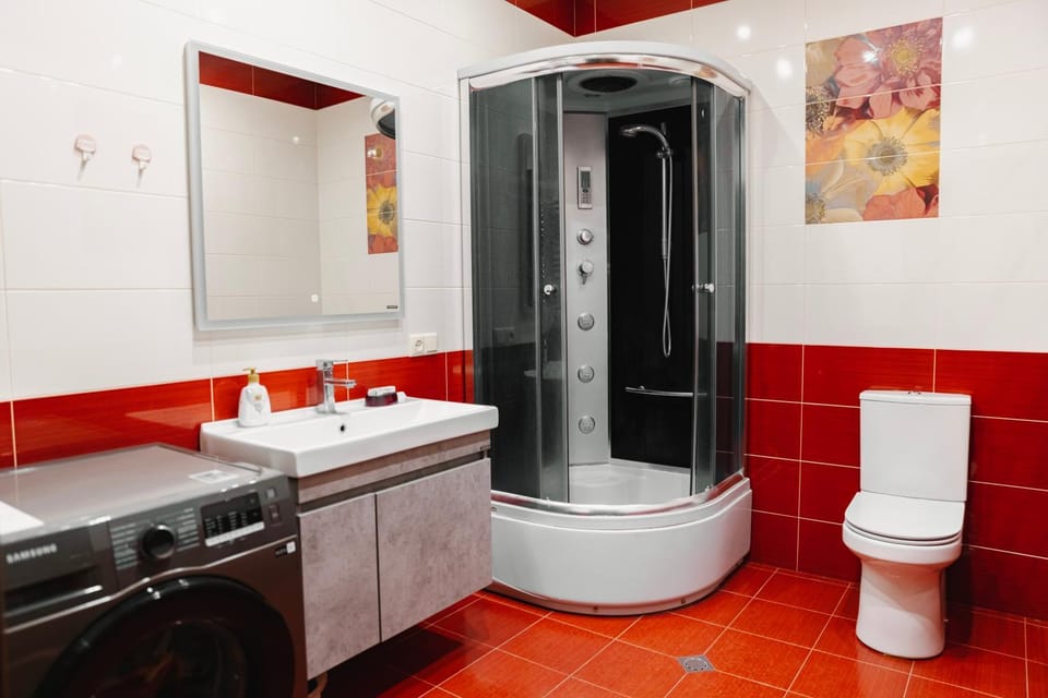 Shower, Toilet, Bathroom