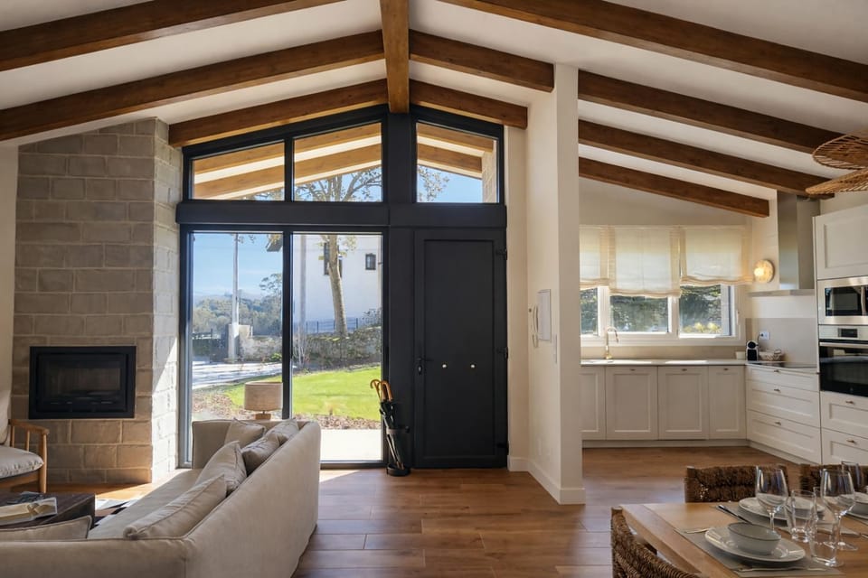 Communal lounge/ TV room, Garden, Kitchen or kitchenette, Living room, Dining area, Garden view