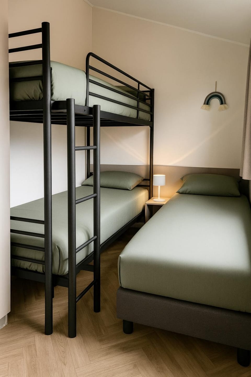 Bedroom, bunk bed